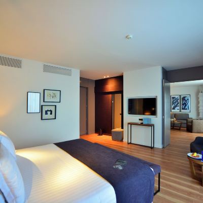 套 巴塞羅塞維利亞雷納西門圖酒店優惠