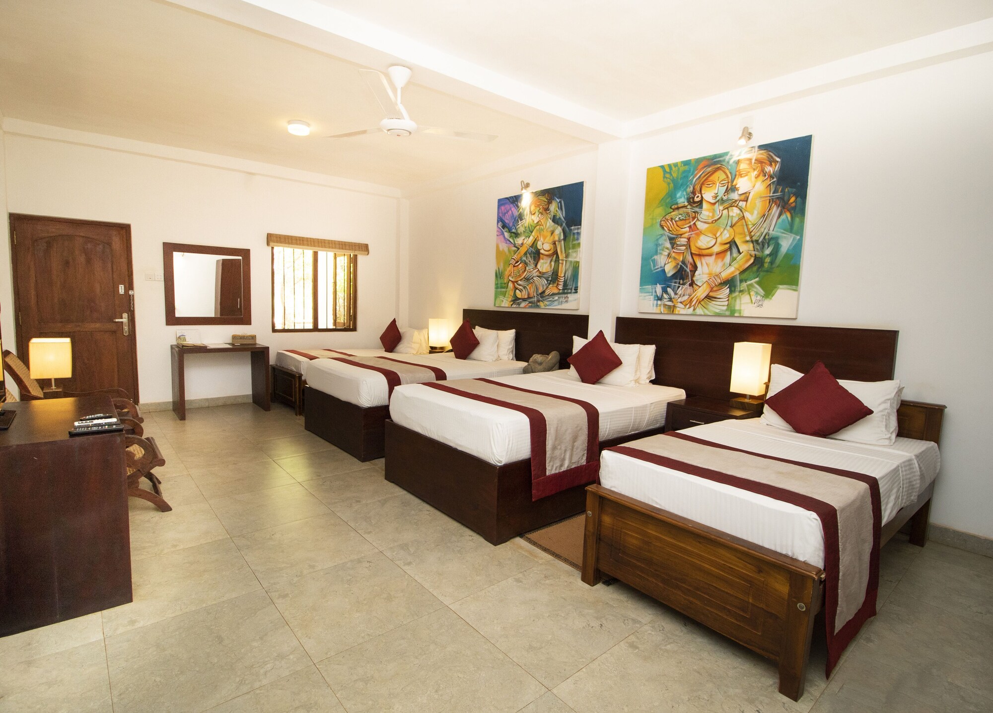 带园景的家庭房