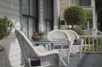 Carriage Way Inn Bed & Breakfast Adults Only - 21 Years Old and up