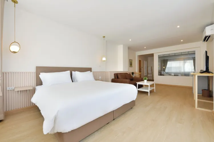 Superior King Room With City View-Non-Smoking