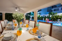 Beachfront 8Br Villa with Pool & Maid