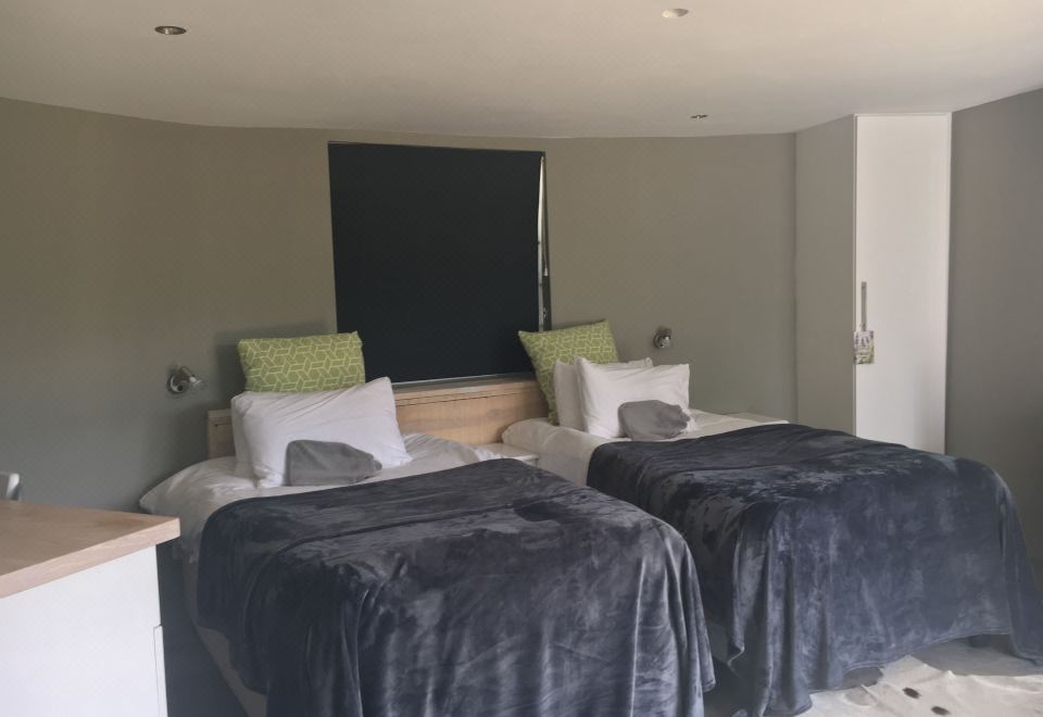 A Stone's Throw Accommodation Spekboom Deluxe (7)