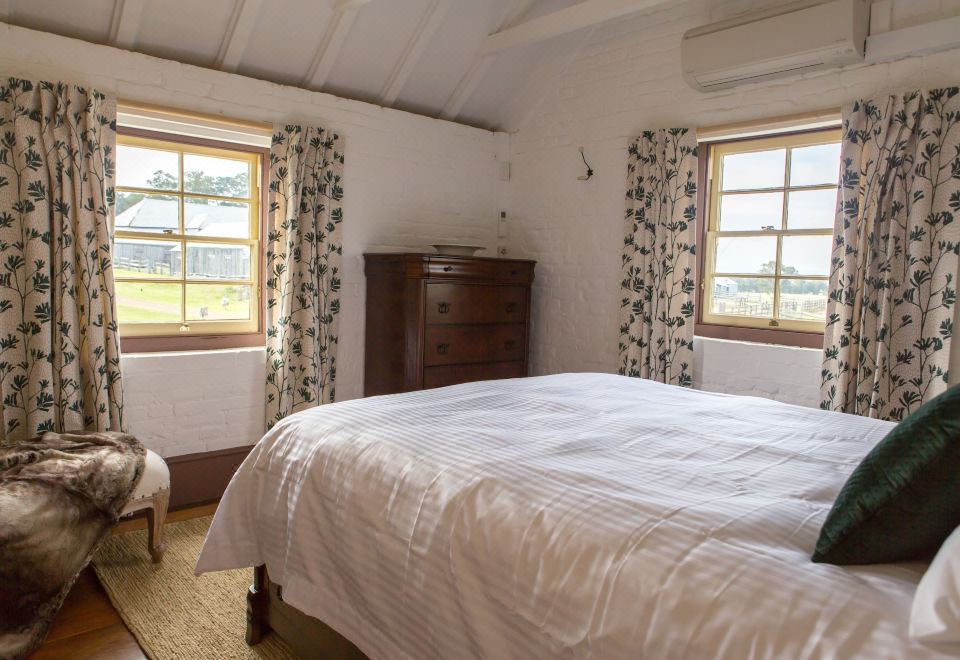 the Barracks， Hazell套房