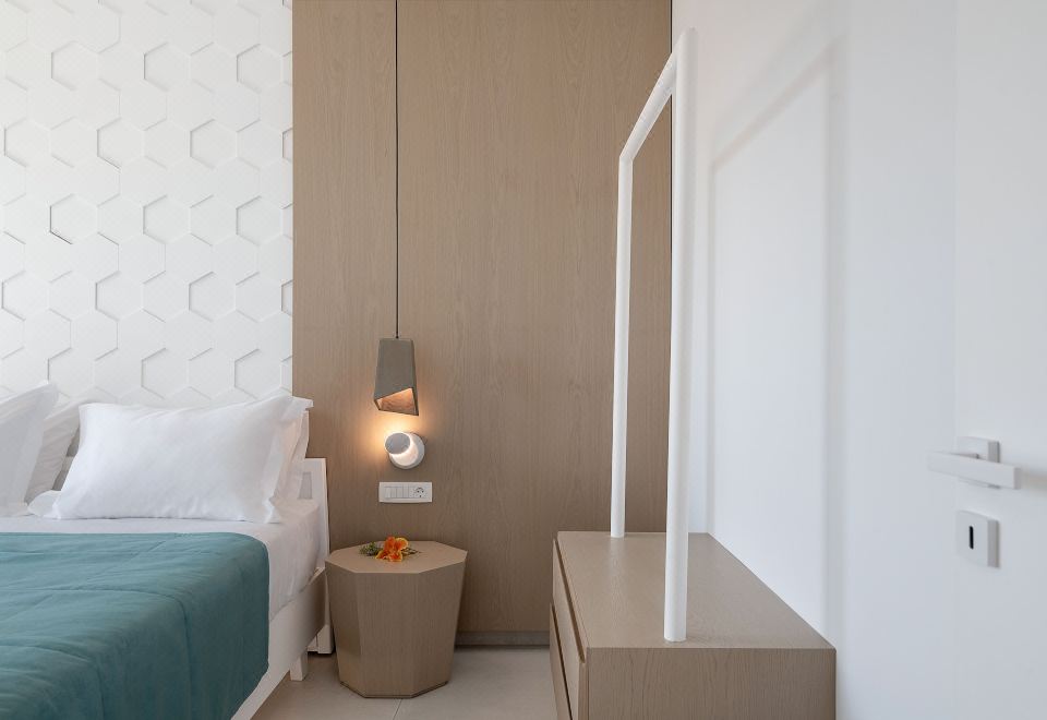 设计复式房， 私人游泳池， 海滩景观