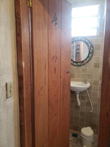 带私人外部浴室的三人房