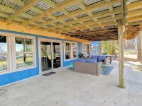 The Tillery Barndo - Two bedrooms/loft, dock, flat lot, spa, trampoline, golf