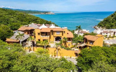 Casa Ceiba Huatulco - Adults Only Отели в г. 