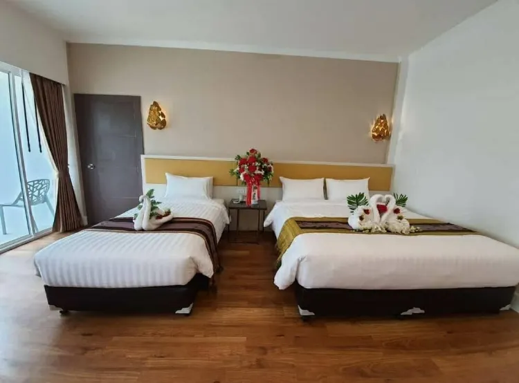 ห้องดีลักซ์ เตียงใหญ่ พร้อมวิวภูเขา