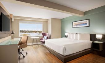 Wyndham Newport Hotel - Housity