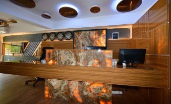 Black Lake Hotel - Housity