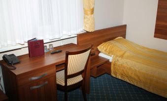 Hotel 903