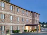 Super 8 by Wyndham Kennett Hotels in Dunklin County