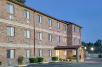 Super 8 by Wyndham Kennett Hotels in 