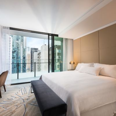 Premium Renewal CitySuite, Club lounge access, 1 Bedroom Executive Suite, 1 King, City view