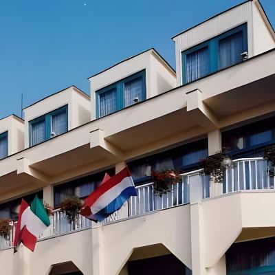 Standard Room Hotel Uno Promo Code