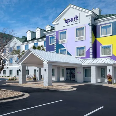 Spark by Hilton Destin Hotels near Emerald Coast Centre