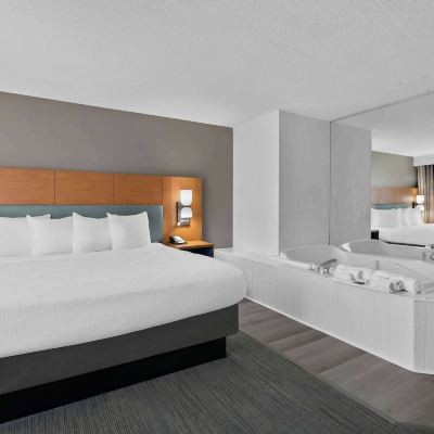 Suite, 1 Bedroom, Non Smoking, Jetted Tub Country Inn & Suites by Radisson, Coon Rapids, MN Promo Code