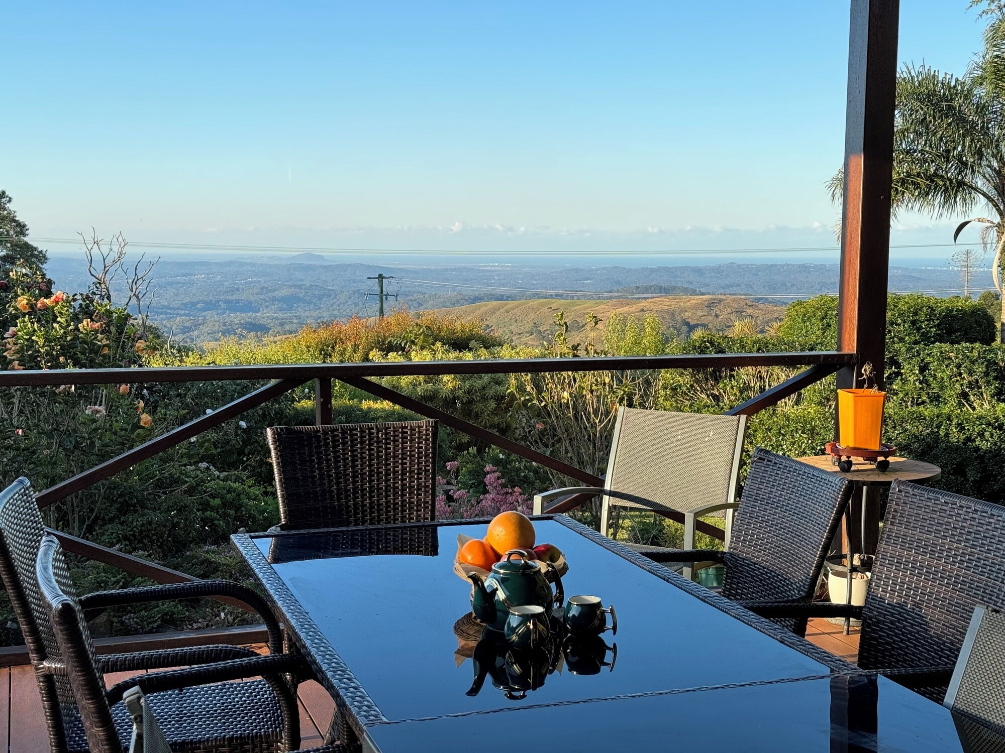 小屋，山脉景观，底楼