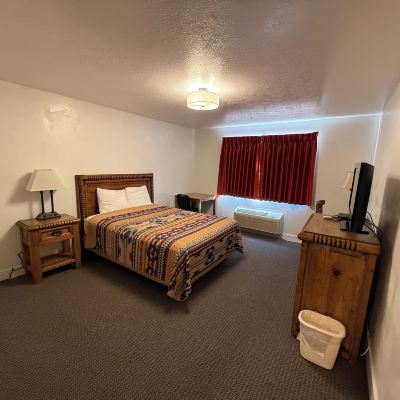 Standard Double Room, Multiple Beds, Non Smoking Four Corners Inn Promo Code