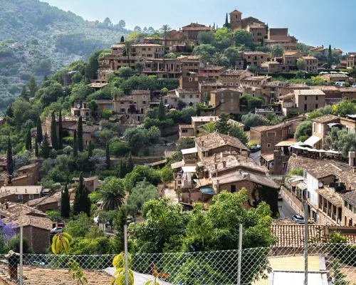 SA Volta de CA NóLIVER Deia Villa with New Pool & Sea and Mountain Views Hotels in Deia
