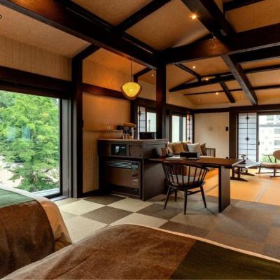 ベッド付き和洋折衷スタイルルーム（あざみタイプ、千雄亭棟） 草津温泉 奈良屋 クーポン