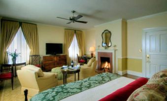 Waverley Inn Holiday Apartments - Housity