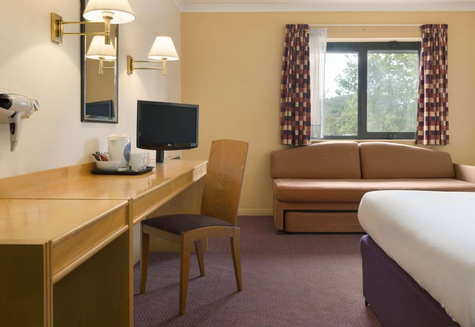 客房（1张双人床，带沙发）