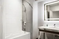 Ômage Hotel, Montreal Laval, a Tribute Portfolio Hotel
