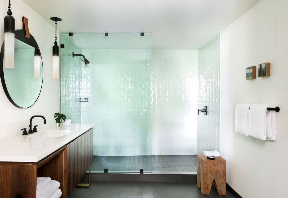 至尊特大床套房（Alexis）