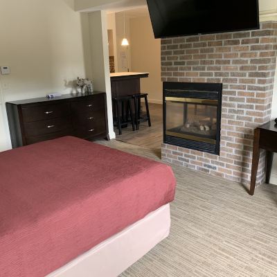 Exclusive Suite, 1 Queen Bed with Sofa Bed, Fireplace