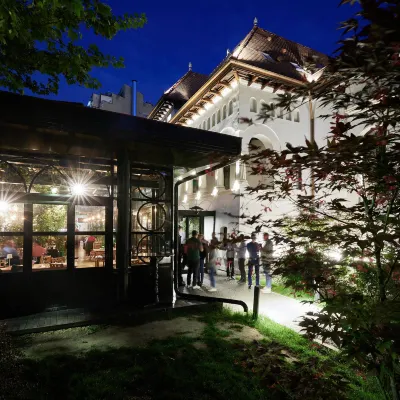La Boheme Hotels near Unirii