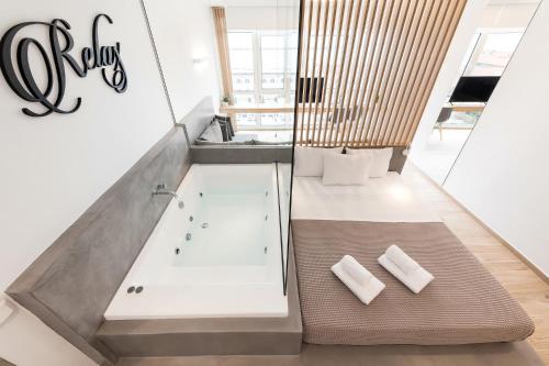 小型套房（带海景的）