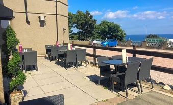 Cove Bay Hotel - Housity