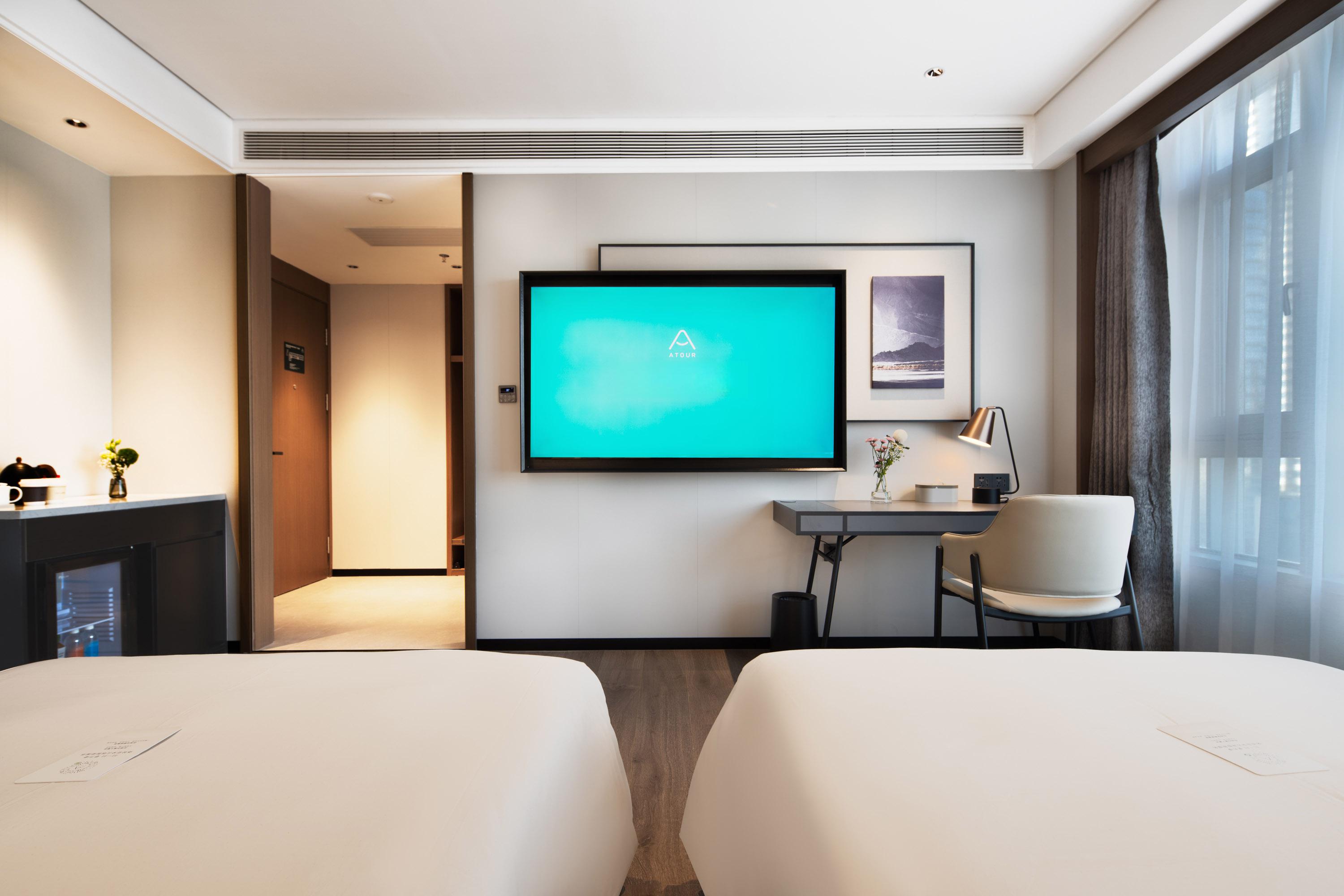 几木双床房（深睡PRO枕+浴袍+手机投屏+小冰箱）