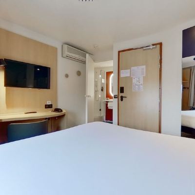 Standard Room with Double Bed