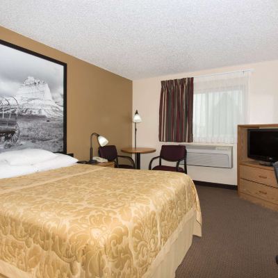 1 King Bed, Mobility Accessible Room, Bathtub W/Grab Bars, Non-Smoking