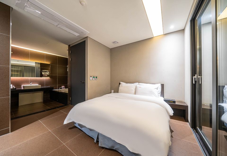 豪华 （随机分配河景房）