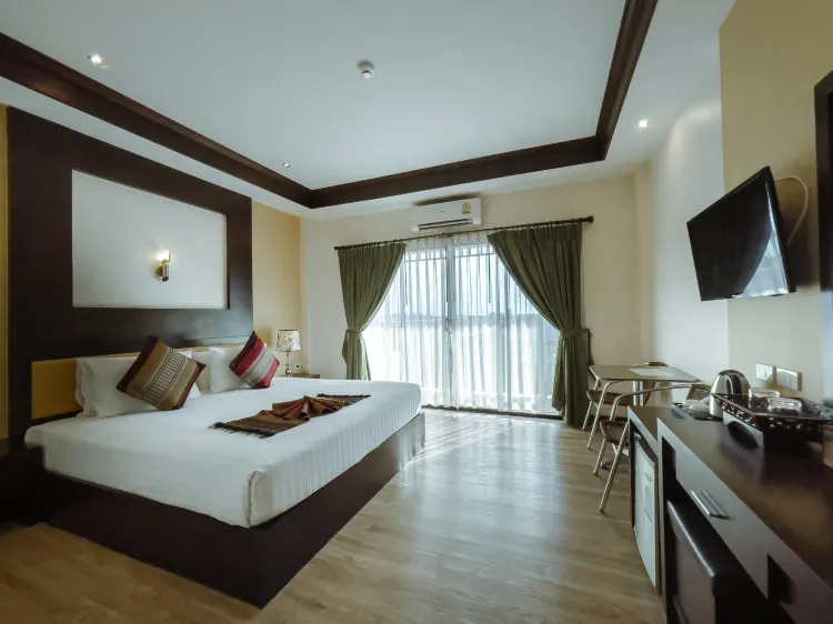 ห้องดีลักซ์ เตียงใหญ่ 1 เตียง