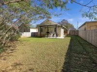 Renovated Bungalow 1 Block from Downtown Seneca! 7 miles from Clemson! Hotels in Seneca