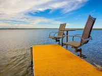 Breezy Hills - Unit 2; Lake Bemidji, King Bed, Kayaks, PB Trail Private Access Hotels in Bemidji