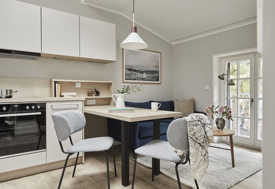 日出一室房含蒸汽浴和阳台