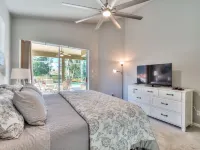 Gorgeous Stoneybrook Home with Private Pool, Lake, Golf Course, 2 King Beds! Hotels in Estero