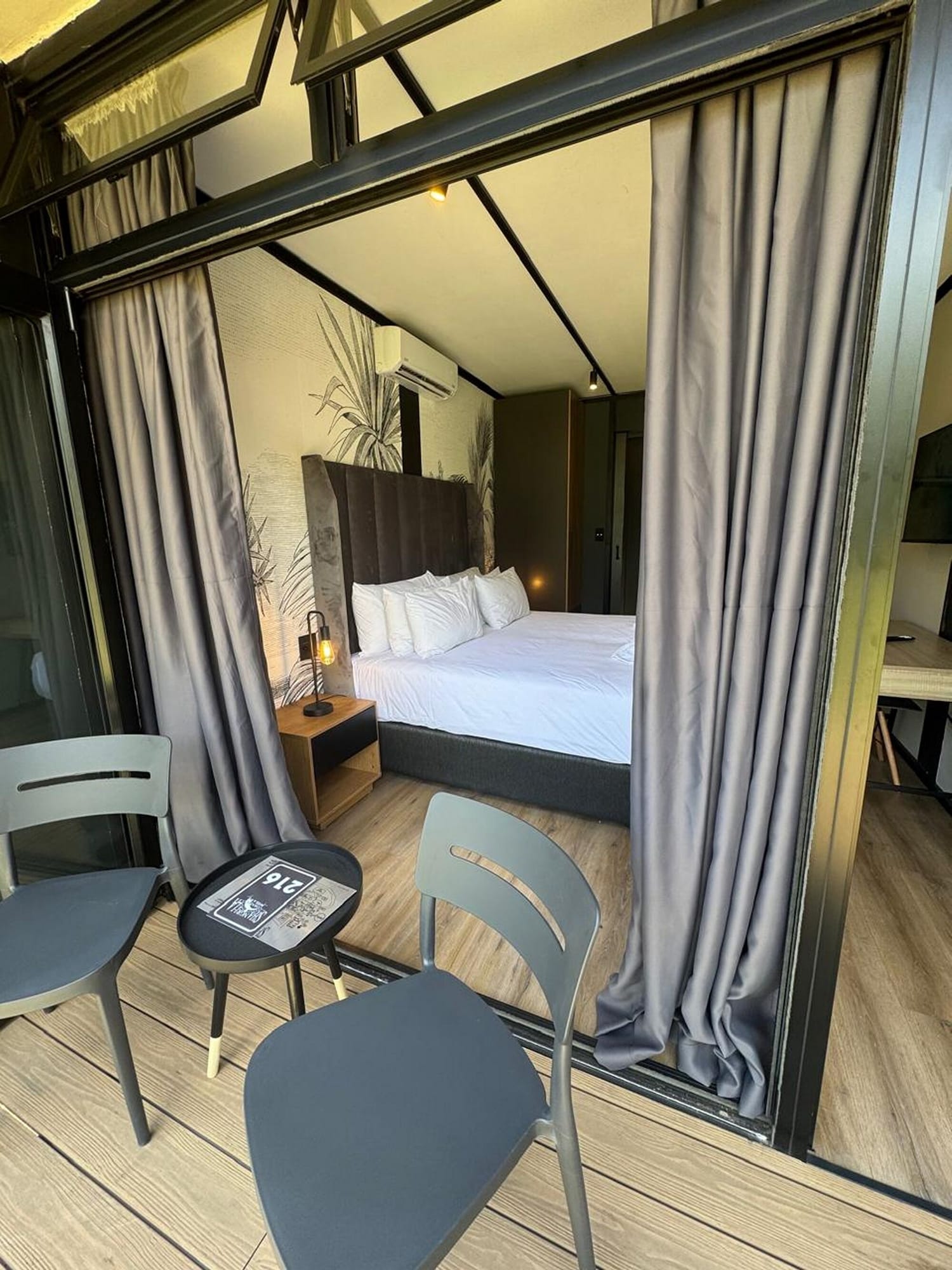 豪华双床房， 2 张单人床