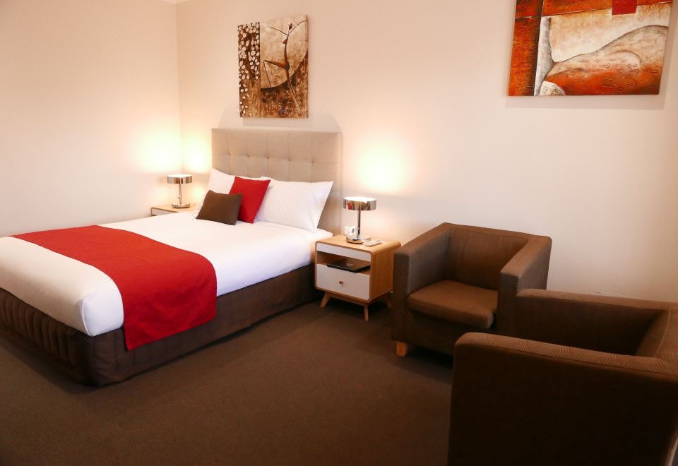 Junction MotelDeluxe Queen Room