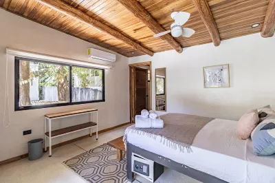 Believe Surf & Yoga Lodge Santa Teresa Hôtels à : 