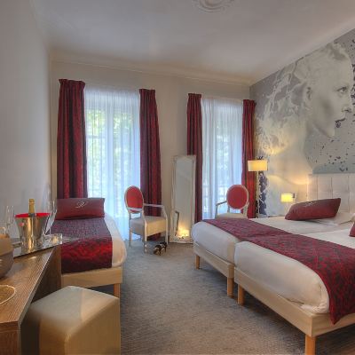 Triple Room with City View Hotel Villa Victoria Promo Code