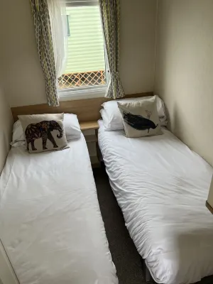 Barmouth Pet-Friendly 2-Bed Caravan with Sea View Отели в г. 