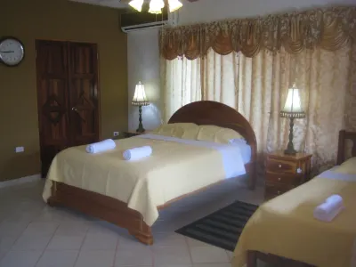 Casa Loma Hotels in 