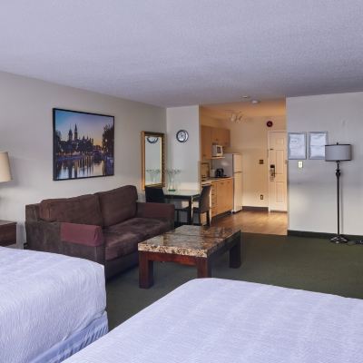 Deluxe Double Studio, 2 Queen/King Beds, 1 Queen Sofa Bed The Business Inn Promo Code