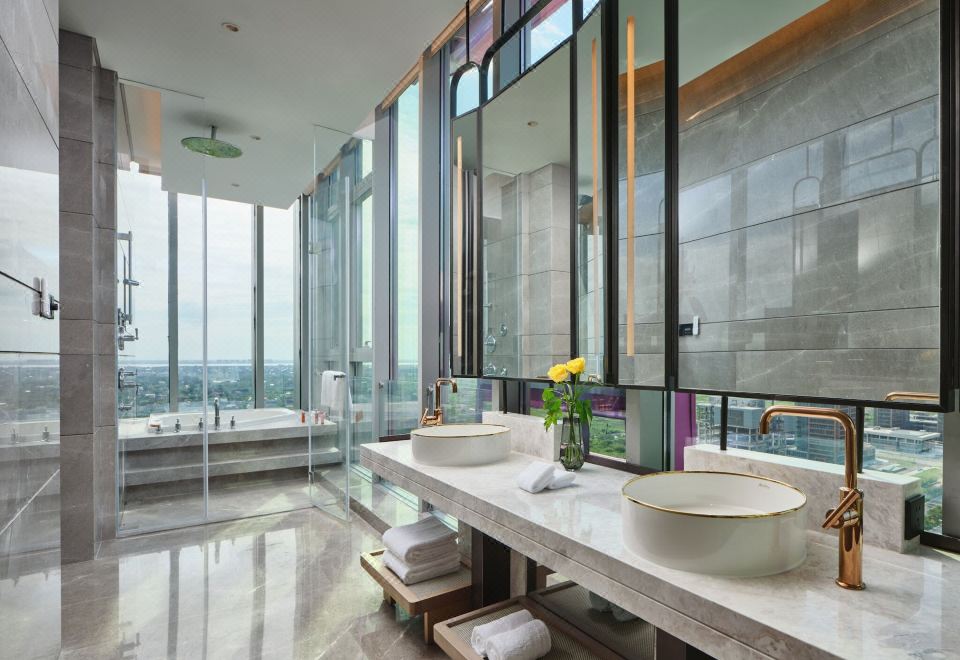 Crowne Plaza QidongRiver-view Suite